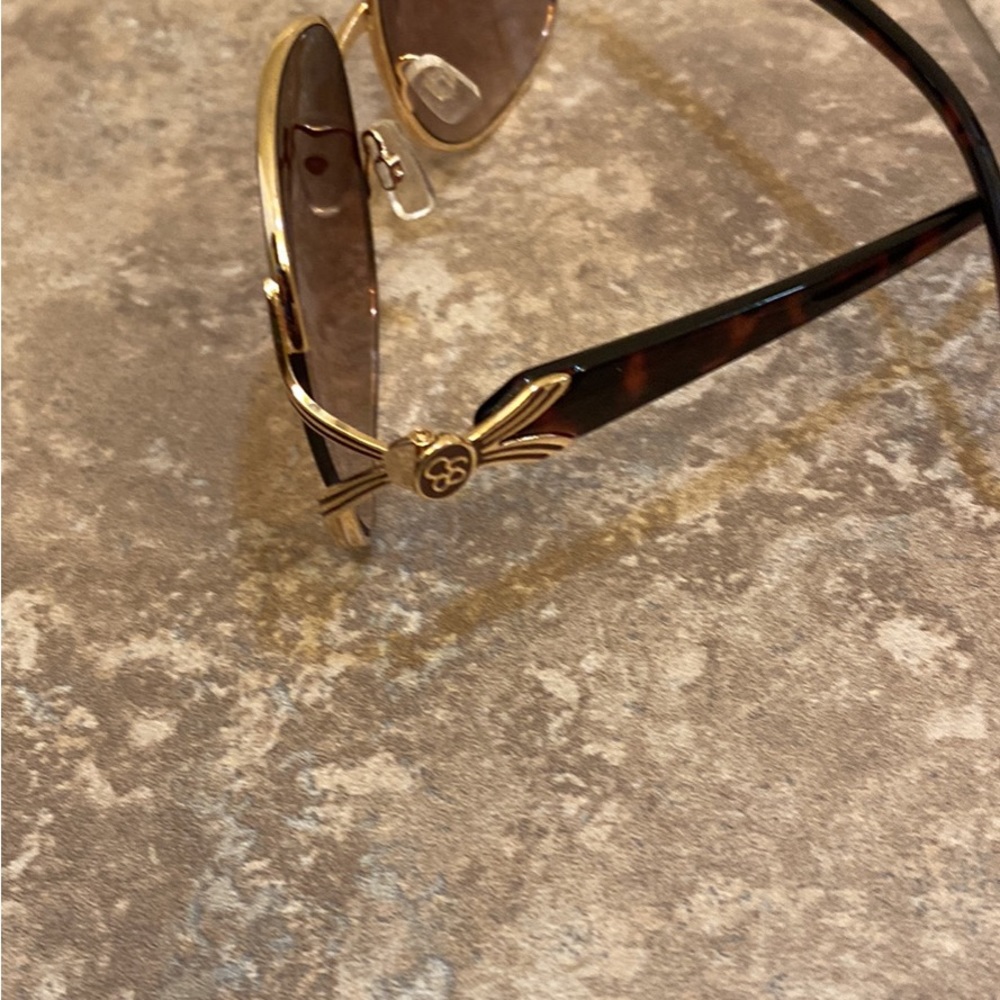 Jessica Simpson Gold Aviator Women’s Sunglasses - Picture 2 of 3